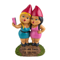 Selfie Sisters Gnome